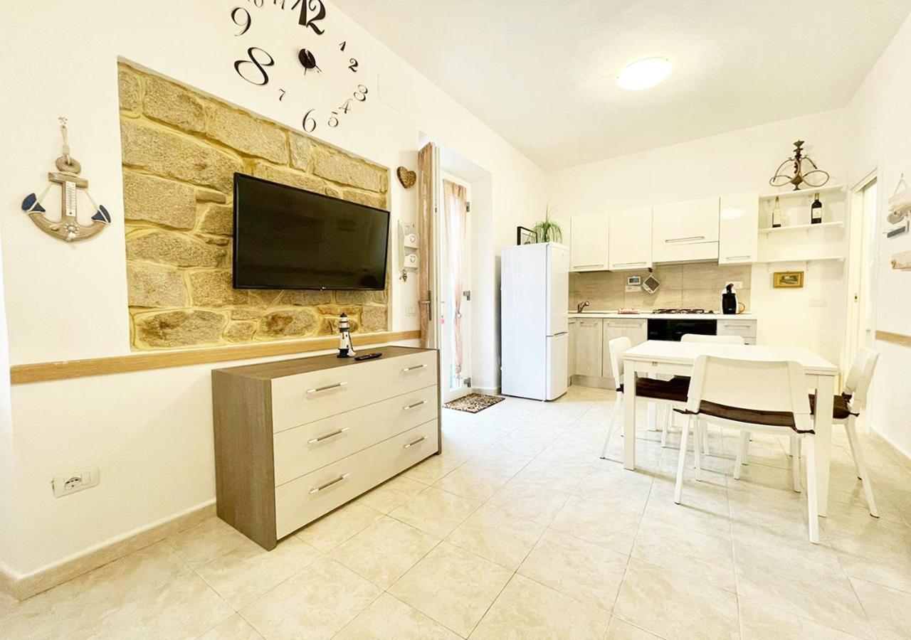 Pgs Immobiliare Srls Residenza Marino Bilocale In Centro Storico La Maddalena Lejlighed La Maddalena  Eksteriør billede
